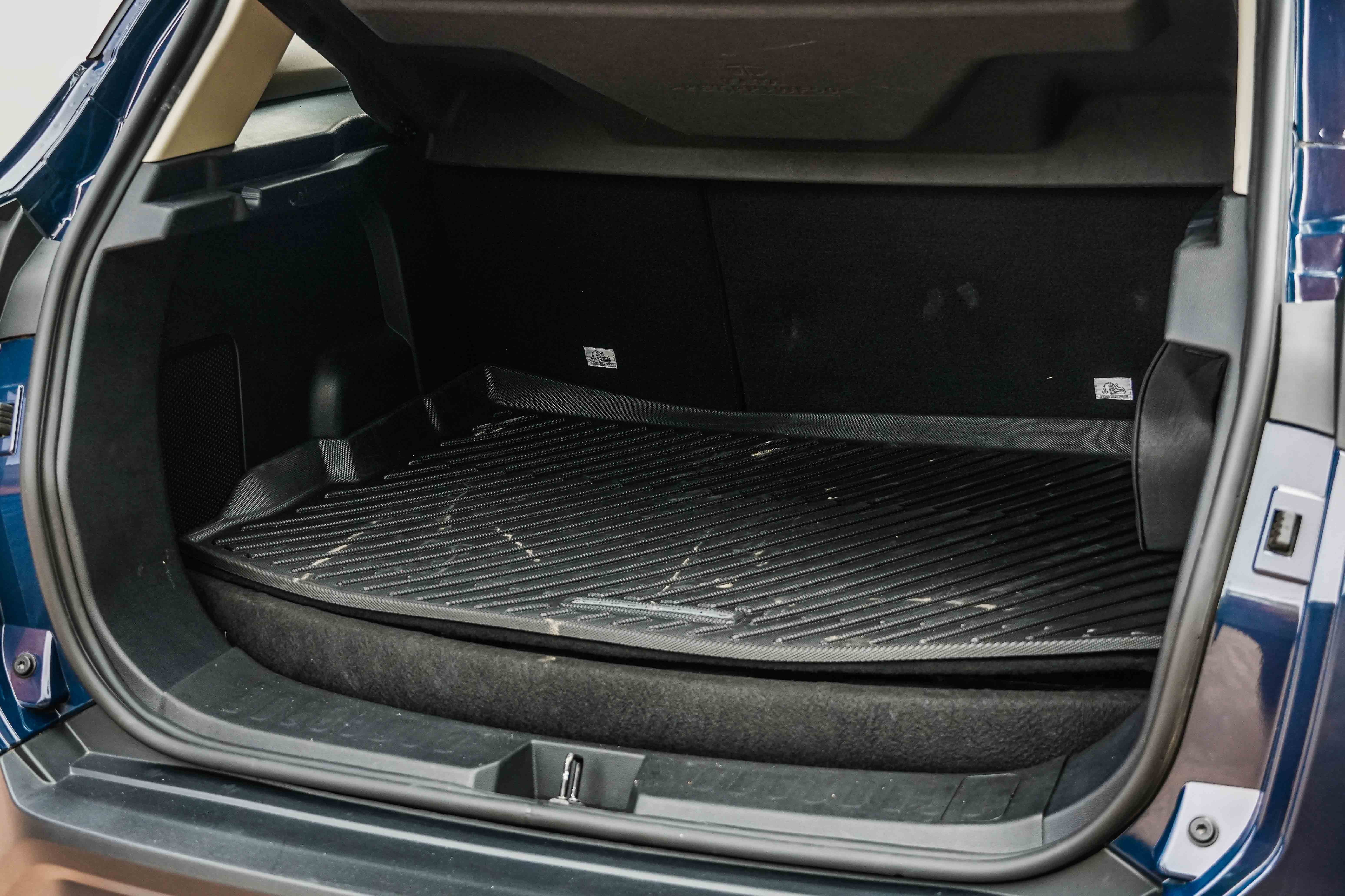 tata-harrier-ev-boot-space-image-harrier-ev-photos-in-india-autocar