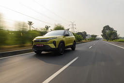 Tata Harrier Front Right Three Quarter
