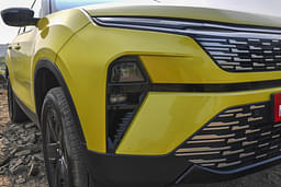 Tata Harrier Front Right Three Quarter