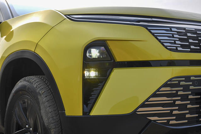 Headlight Image - 9869