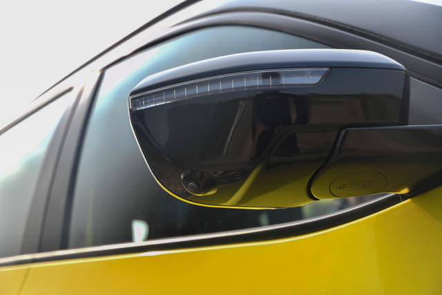 Color Yellow Image - 9888