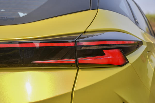 Rear View Image - 9906