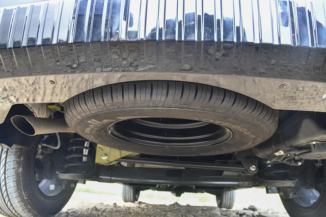 Exhaust Pipes Image - 9962