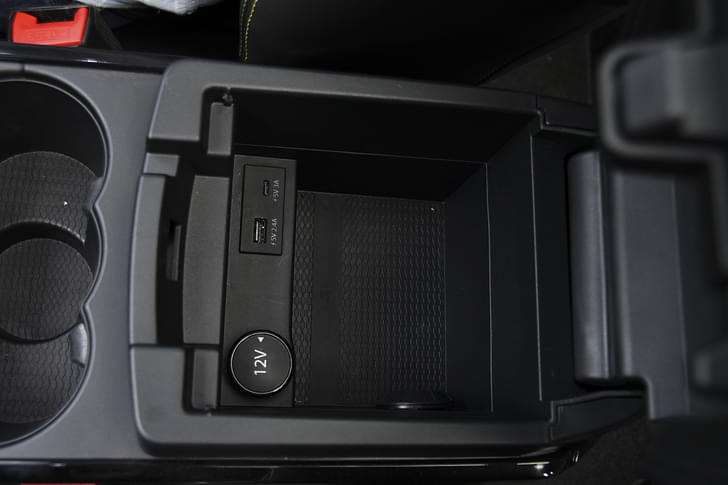 Tata Harrier 12v Front Power Outlet