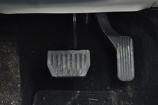 Foot Controls Image - 31336