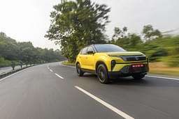Tata Harrier Front Right Three Quarter