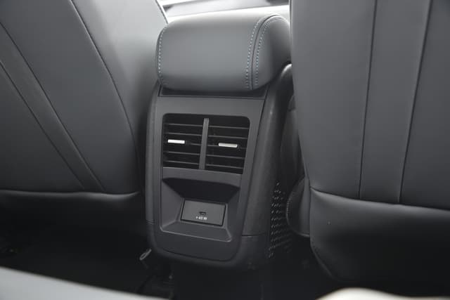 Ac Vents Rear Image - 1544