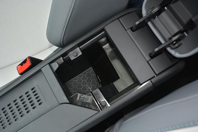 Console Storage Image - 1602