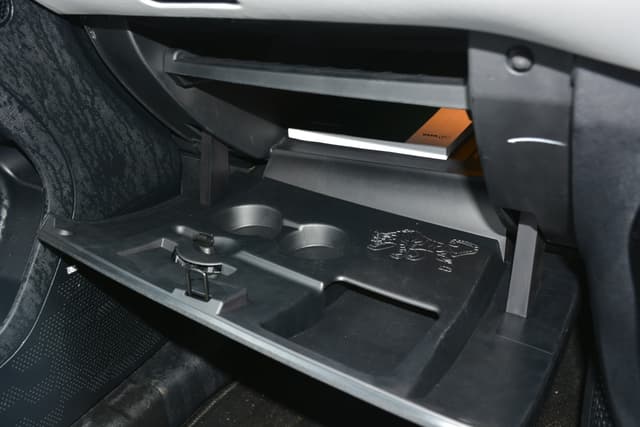 Glove Box Image - 1603