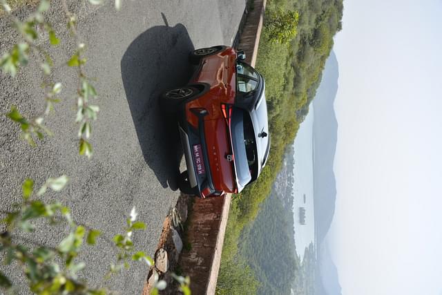 Rear View Image - 10094
