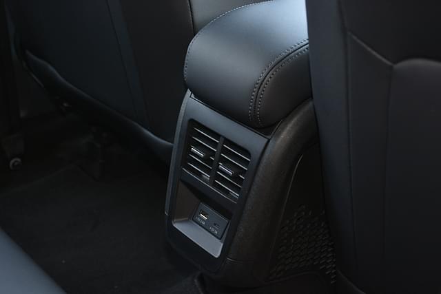 Charging Ports Image - 10472