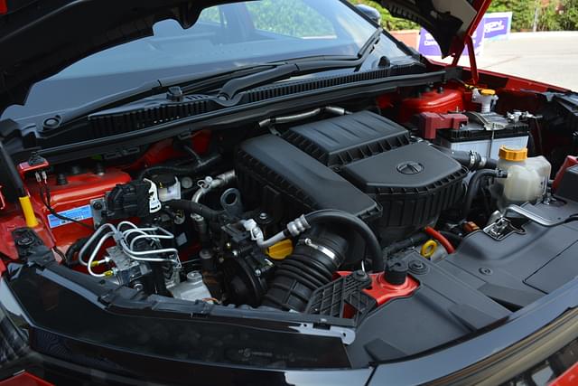 Open Bonnet Engine Shot Image - 10781