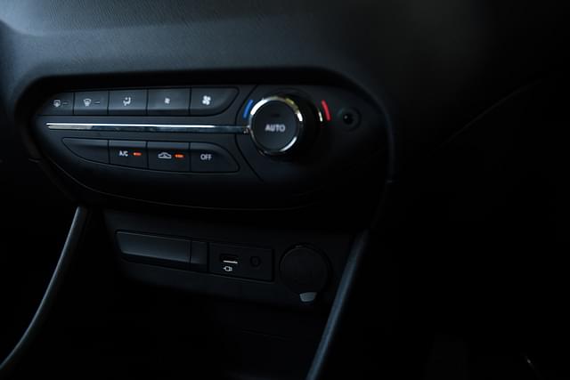 Ac Vents Front Image - 10185