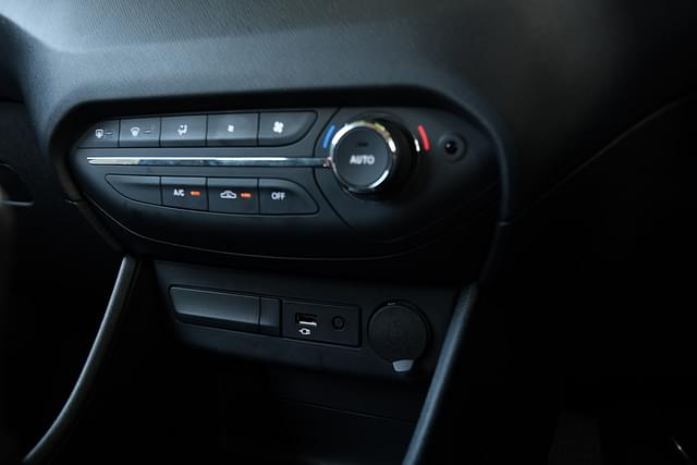 Charging Ports Image - 10197