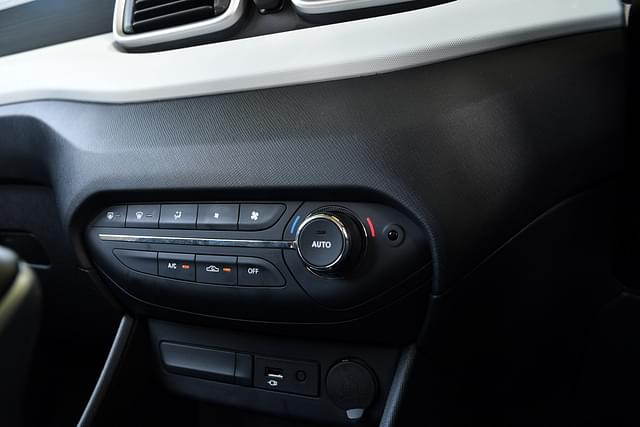 Ac Vents Front Image - 10211