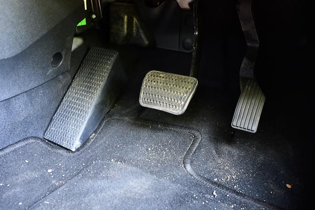 Foot Controls Image - 10519