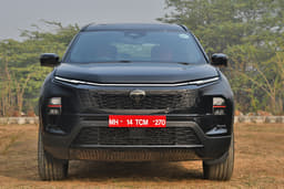 Tata Safari Front View