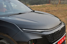 Tata Safari Closed Bonnet