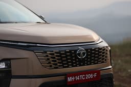 Tata Safari Front View