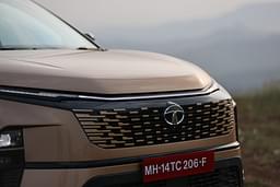 Tata Safari Front View