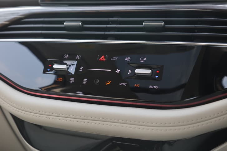 Tata Safari Infotainment System