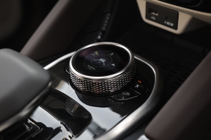 Tata Safari Charging Ports