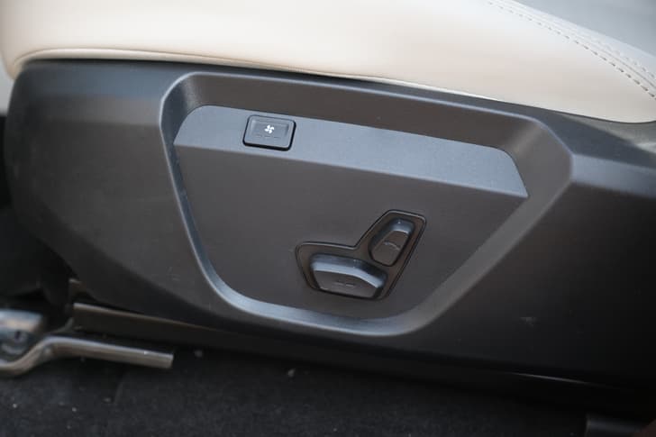 Tata Safari Door Controls