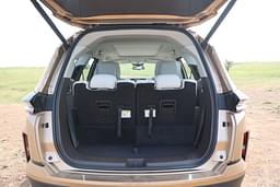 Tata Safari Second Row Seats