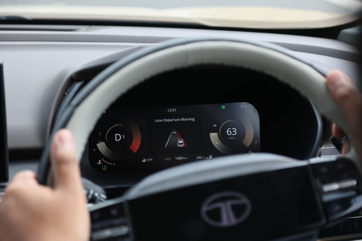 Tata Safari Dashboard