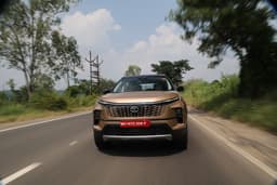 Tata Safari Front View