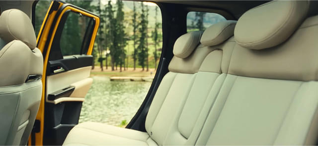 Second Row Seats Image - 29647