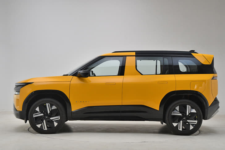 Front Right Three Quarter