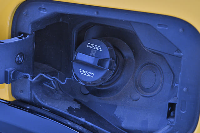 Closed Fuel Lid Image - 32781