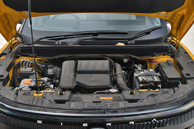 Open Bonnet Engine Shot Image - 32782