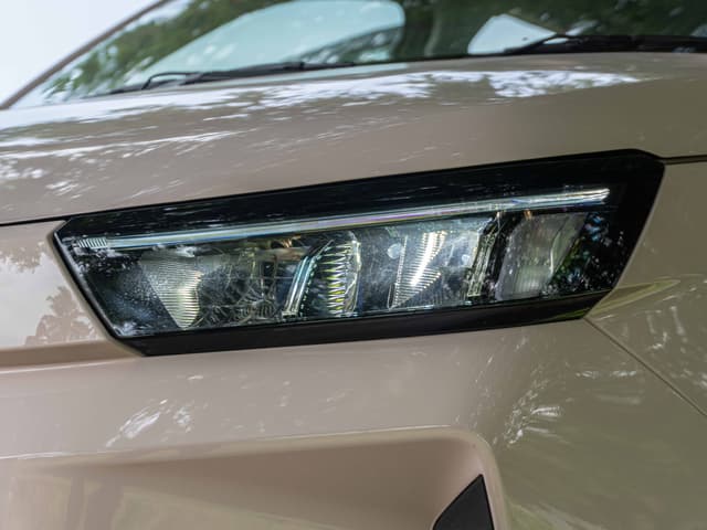 Headlight Image - 37094
