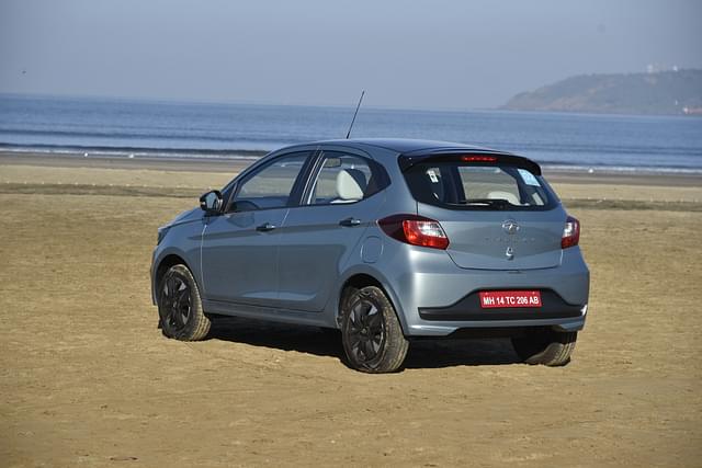 Rear View Image - 1474