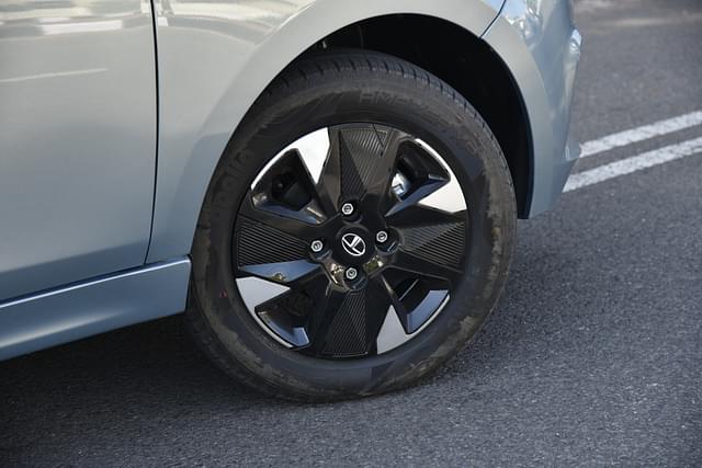 Alloy Wheels Image - 1492