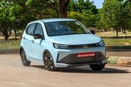 Tata Tiago Front Right Three Quarter