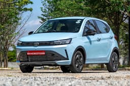 Tata Tiago Front Right Three Quarter