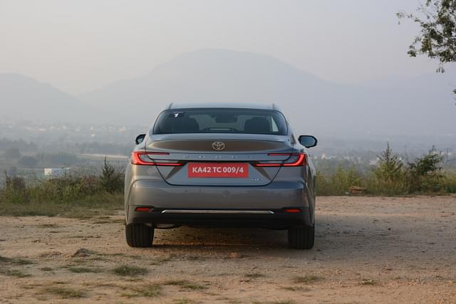 Rear View Image - 7592