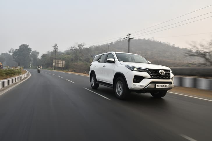 Toyota Fortuner Front Left Three Quarter