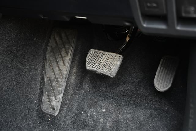 Foot Controls Image - 15684
