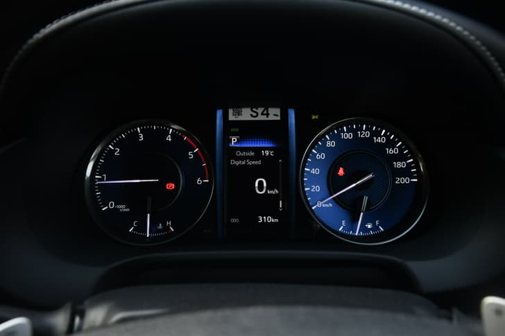 Toyota Fortuner Instrument Cluster