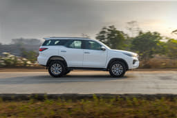 Toyota Fortuner Front Right Three Quarter Toyota Fortuner Front Right Three Quarter