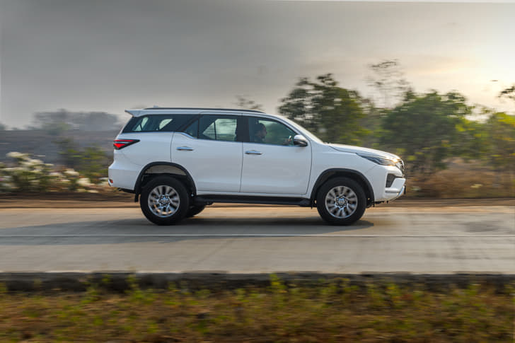 Toyota Fortuner Front Right Three Quarter Toyota Fortuner Front Right Three Quarter