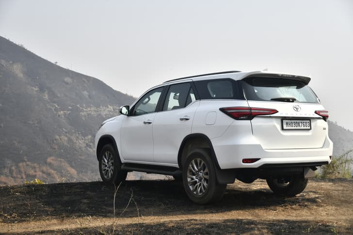Toyota Fortuner Rear View