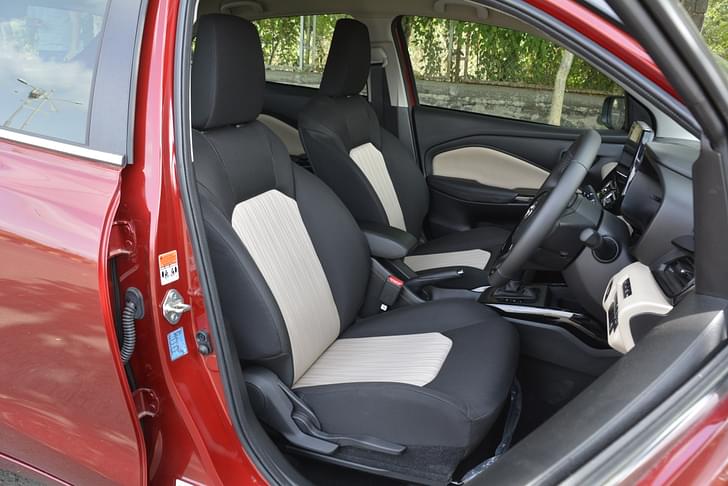 Toyota Glanza Front Row Seats
