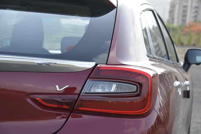 Rear View Image - 7832