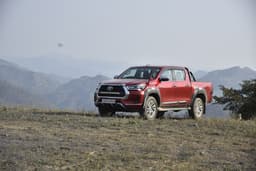 Toyota Hilux Front Right Three Quarter