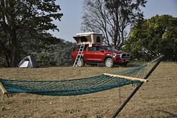 Toyota Hilux Front Right Three Quarter